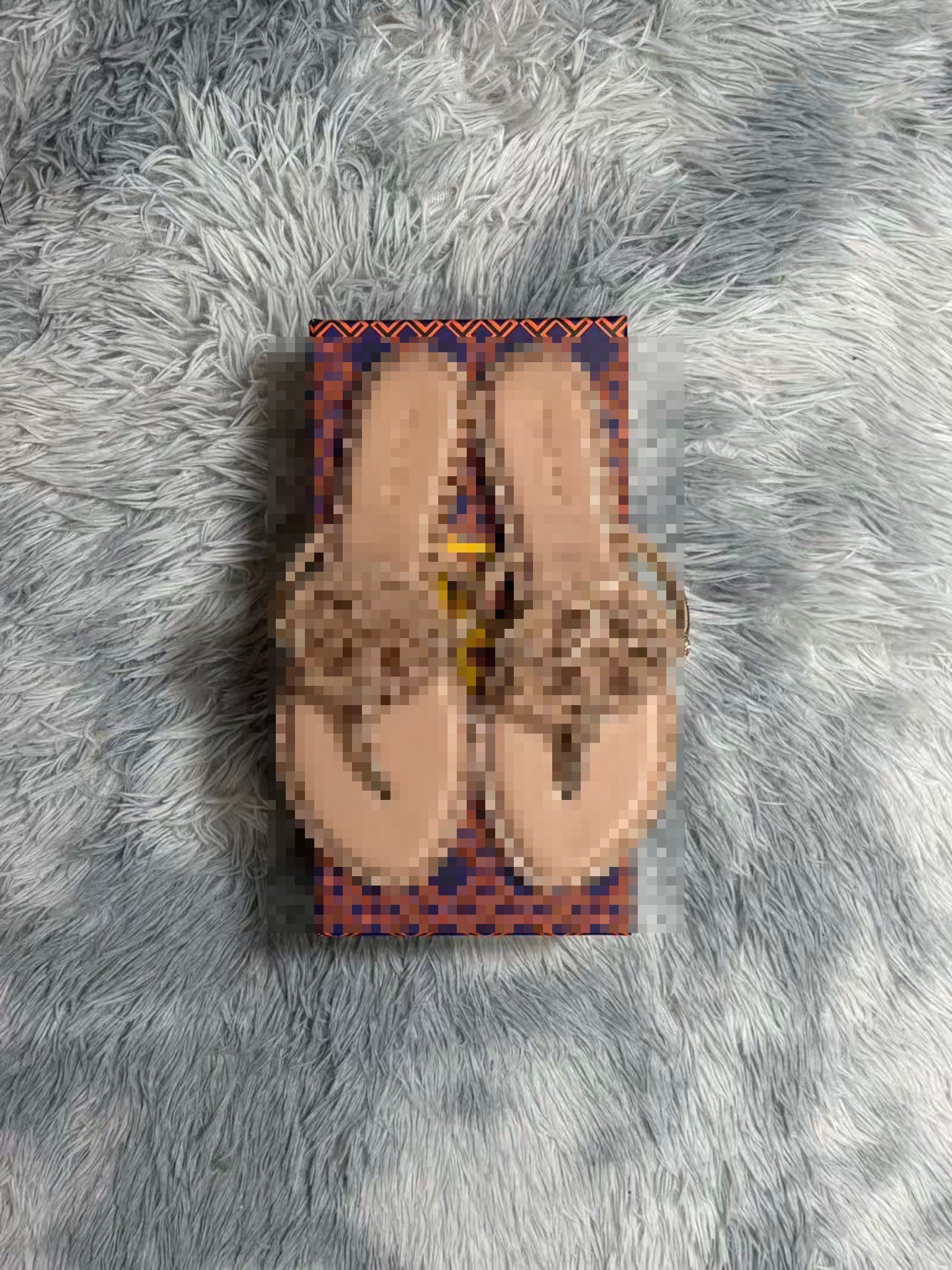 TB beige gem
