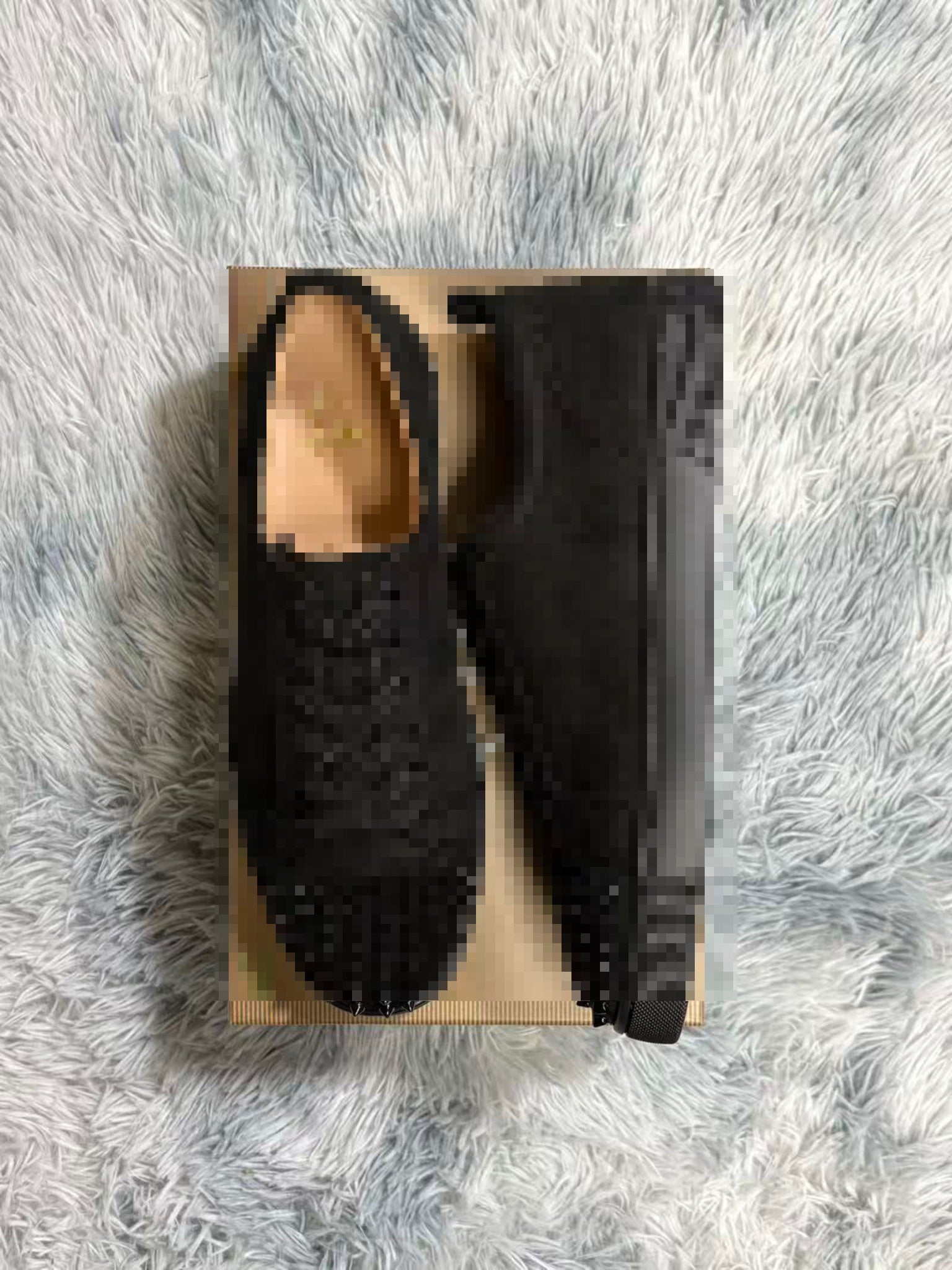RB plain black spikes